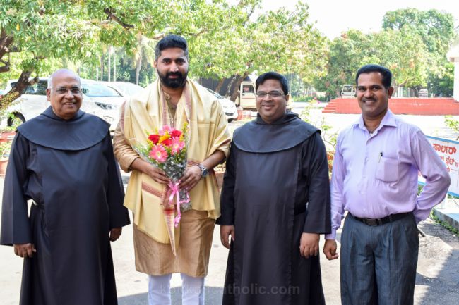  Mr. Joylus D’souza, Chairman, Karnataka State Christian Development Board, visits Infant Jesus Shrine