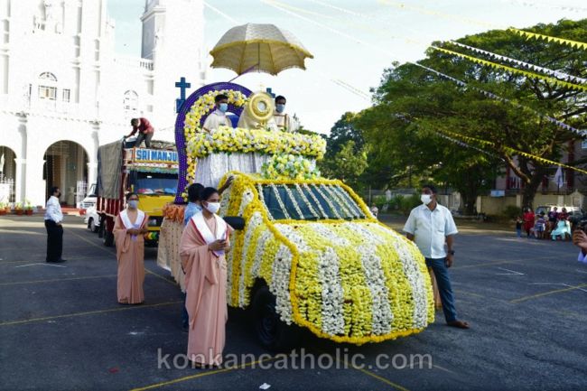  Catholics in Mangalore hold Eucharistic Procession with devotion and discipline