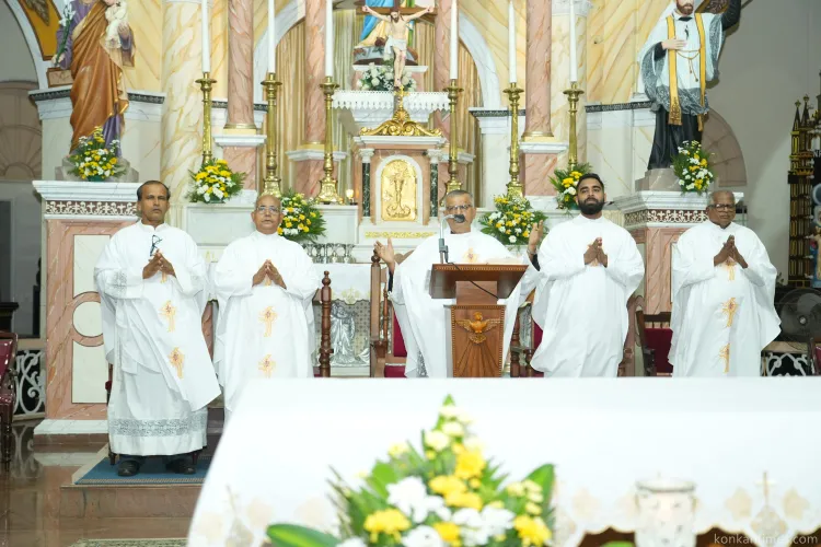  St Anthony Novena Day 8: Fr Dominic Vas Calls for ‘Words of Wisdom’ as Devotees Pray for Teachers